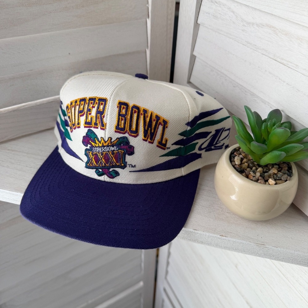 Vintage Super Bowl XXXI Snapback Hat Logo Athletic NFL 1997 Diamond cut Purple